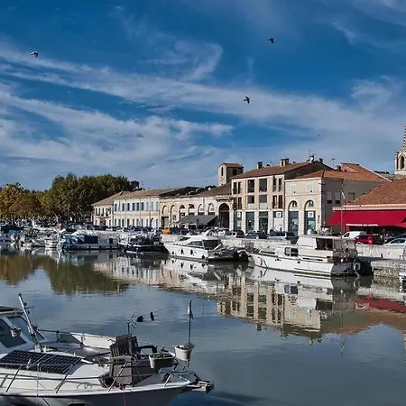 Beaucaire Cocoon 3/quais/cite Medievale/nature